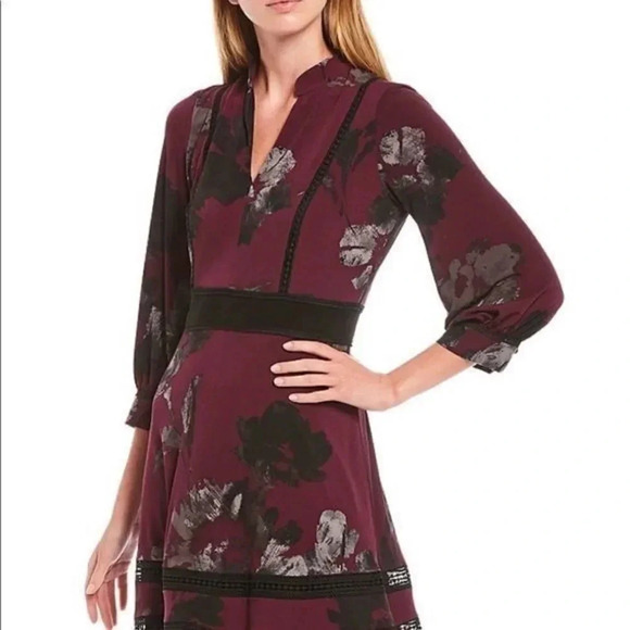 Taylor Floral Print V-Neck 3/4 Sleeve Jersey Midi Dress - Picture 4 of 16